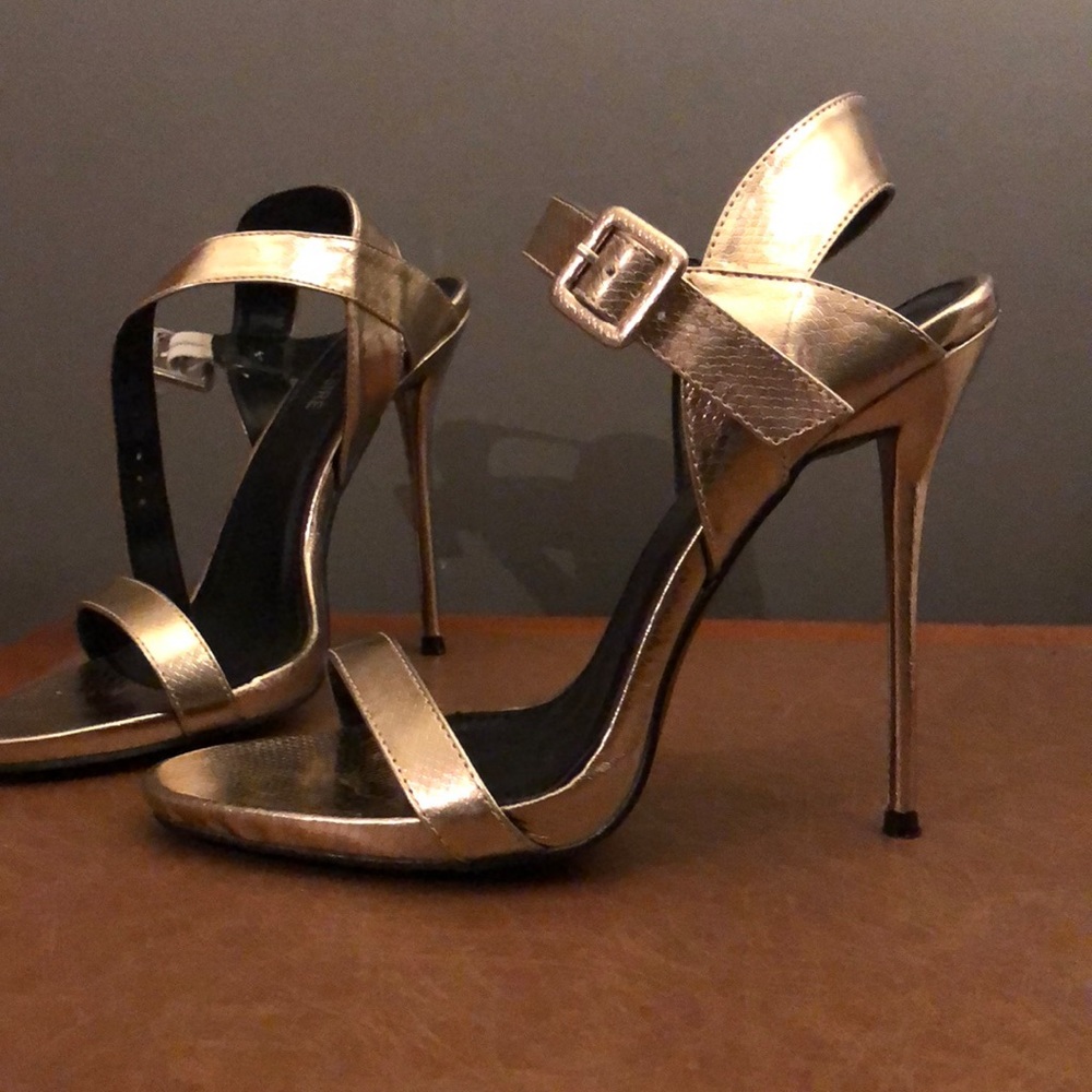 Public desire sliver high heels size 5